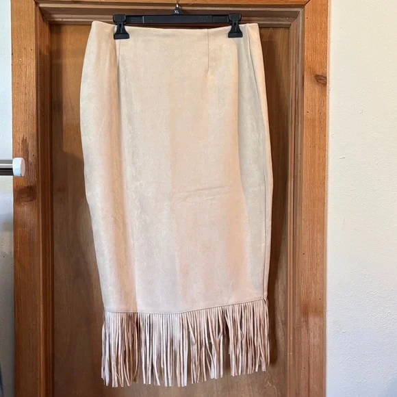 Main Strip Asymmetrical Cream Fringe Skirt - Picture 2 of 4
